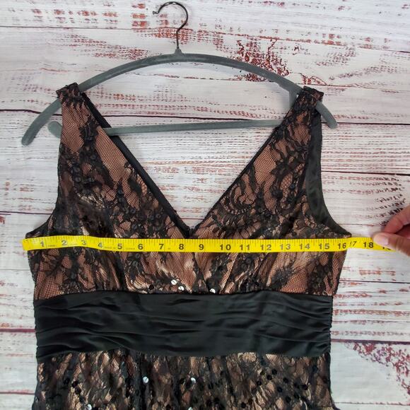 Jones NY Deep V Black Lace Festive Dress 8 Lined Sequin Sophisticated Glam Party - Picture 10 of 15